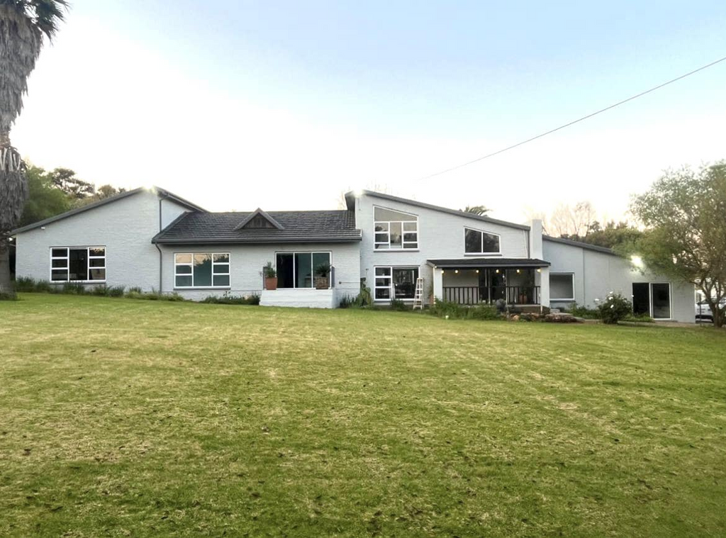 Elevate Your Living Space: A Modern Oasis Transformed by Sixinalu's Aluminum Doors and Windows